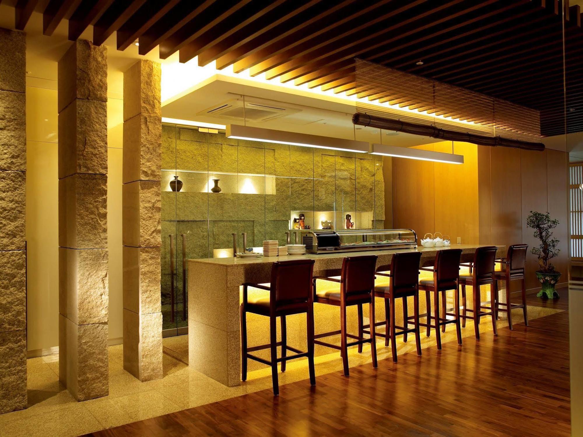 Daegu Grand Hotel Bagian luar foto